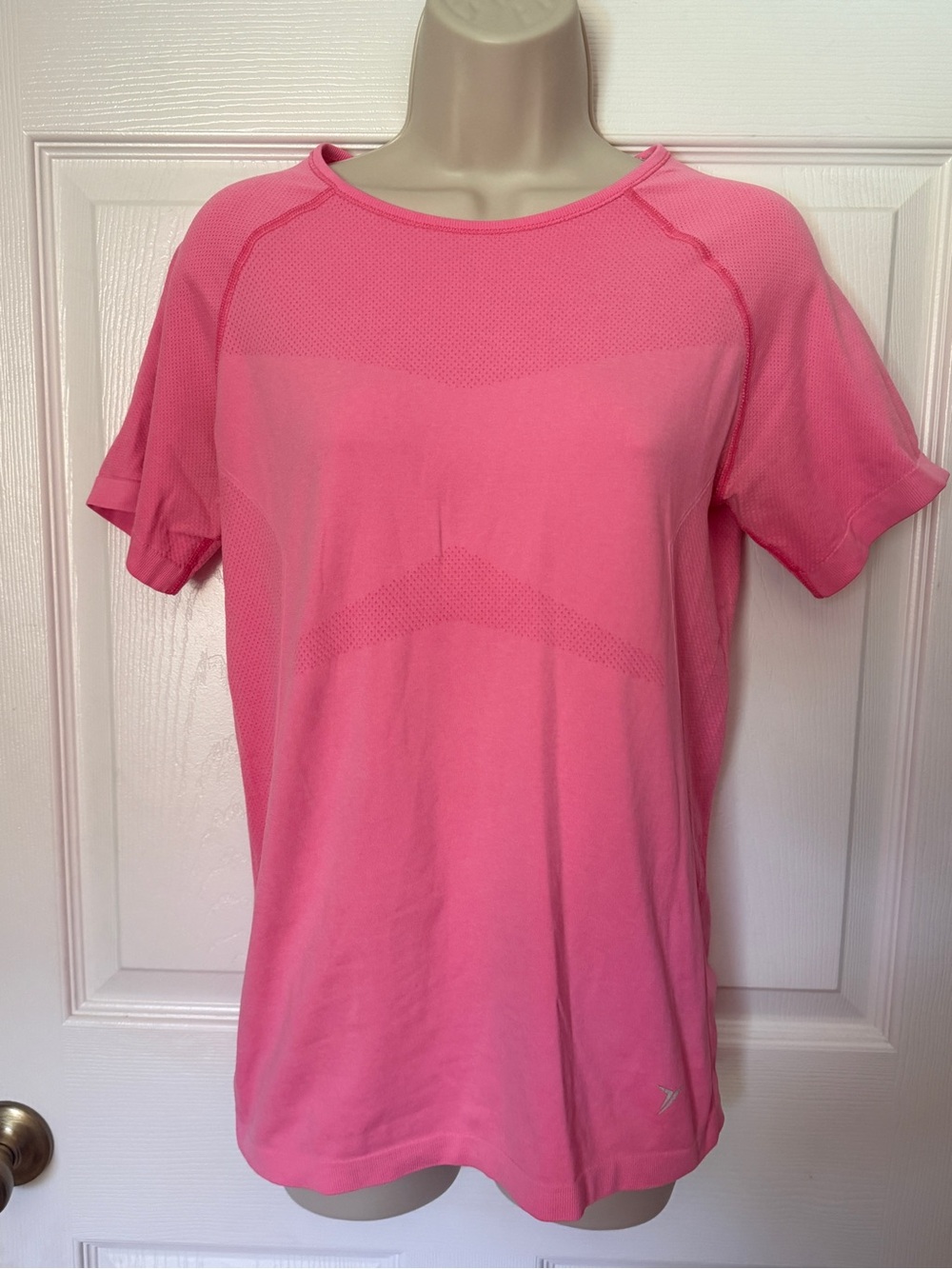 Old Navy Active Seamless Athletic Pink Short-Sleeve Performance Top / Size M